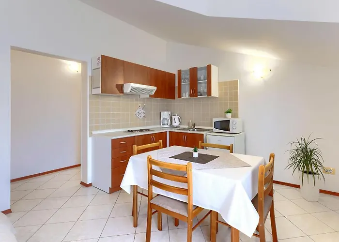 아파트 Bruno-2 By Interhome